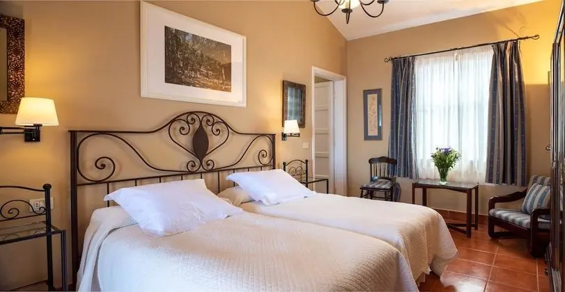 Basic İki Ayrı Yataklı Oda