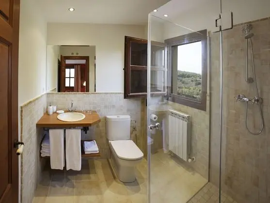 Tek Büyük Yataklı Oda, Birden Çok Yatak, Dağ Manzaralı