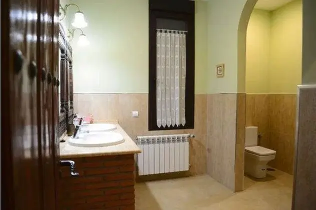 Tek Büyük Yataklı Oda, 1 Çift Kişilik Yatak