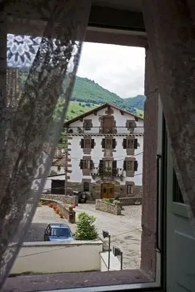 Standard Tek Büyük veya İki Ayrı Yataklı Oda, Banyolu/Duşlu, Şehir Manzaralı