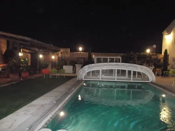 Casas Rurales para grupos (24-28 personas)