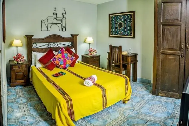 Comfort Tek Büyük Yataklı Oda, Özel Banyo, Bahçe Manzaralı