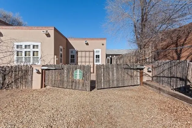 Ev (Casa Sage - Unbeatable Location, Stun)