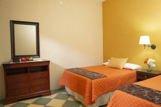 Tek Büyük Yataklı Oda, Ortak Banyo