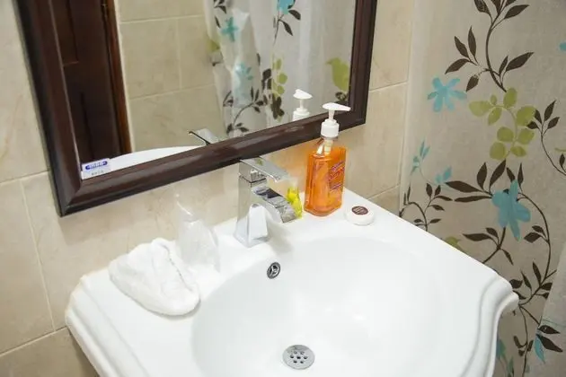 Üç Kişilik Oda, Birden Çok Yatak, Sigara İçilmez