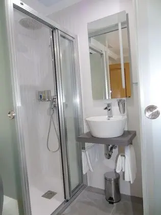 Tek Büyük Yataklı Oda, Balkon