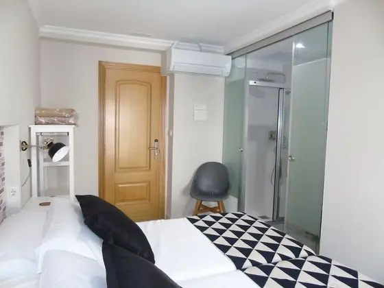 Tek Büyük Yataklı Oda, Balkon