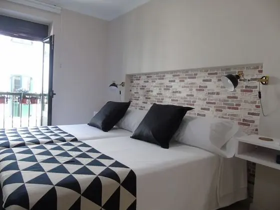 Tek Büyük Yataklı Oda, Balkon
