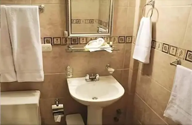 Standard Tek Büyük Yataklı Oda