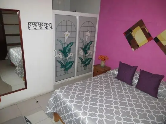 Basic Oda, 1 Büyük (Queen) Boy Yatak, Özel Banyo
