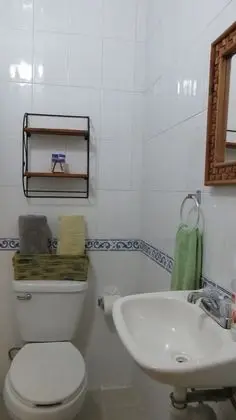 Basic Oda, 1 Büyük (Queen) Boy Yatak, Özel Banyo