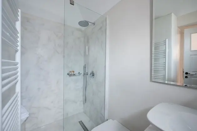 Honeymoon Süit, Sıcak Su Küveti