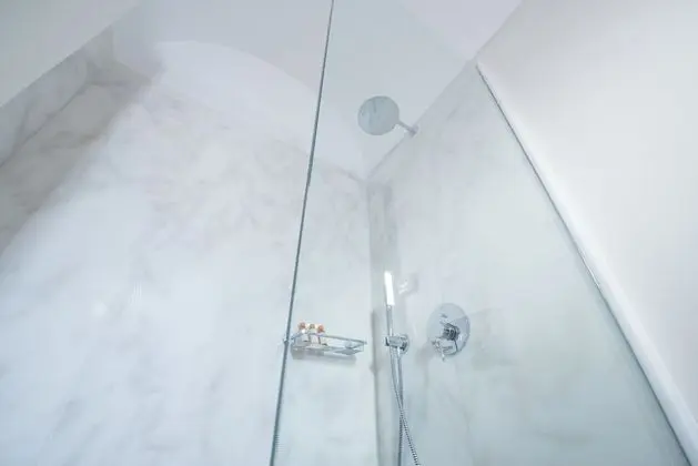 Honeymoon Süit, Sıcak Su Küveti