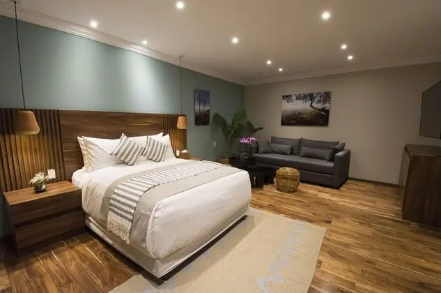 Luxury Oda
