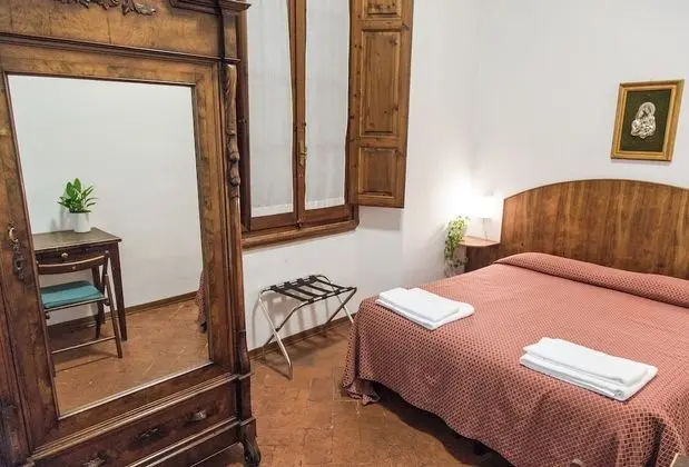 Büyük Yataklı Tek Kişilik Oda