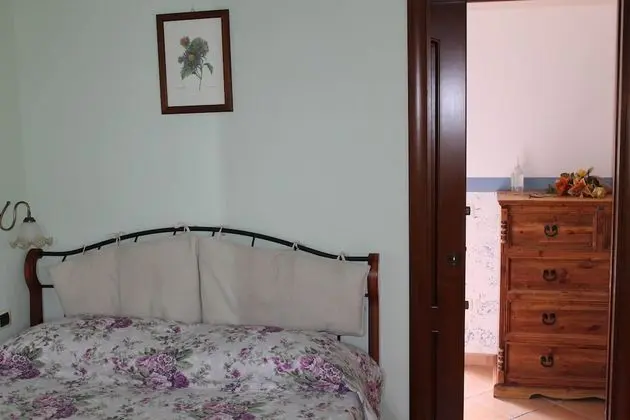 Basic Tek Büyük Yataklı Oda, 1 Çift Kişilik Yatak, Dağ Manzaralı (Positano)