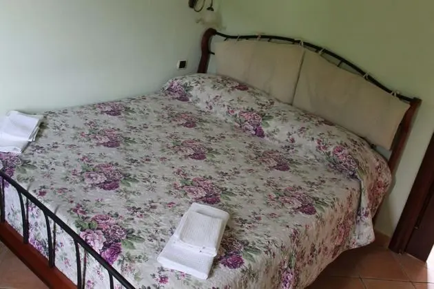 Basic Tek Büyük Yataklı Oda, 1 Çift Kişilik Yatak, Dağ Manzaralı (Positano)