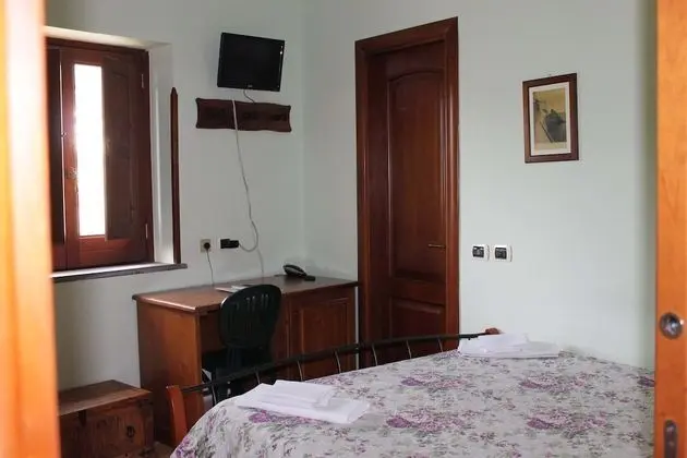 Basic Tek Büyük Yataklı Oda, 1 Çift Kişilik Yatak, Dağ Manzaralı (Positano)