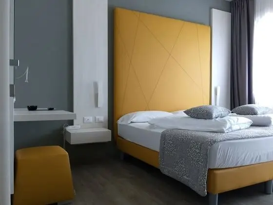 Design Tek Büyük Yataklı Oda, Göl Manzaralı