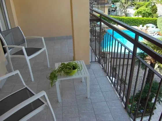 Design Tek Büyük Yataklı Oda, Göl Manzaralı