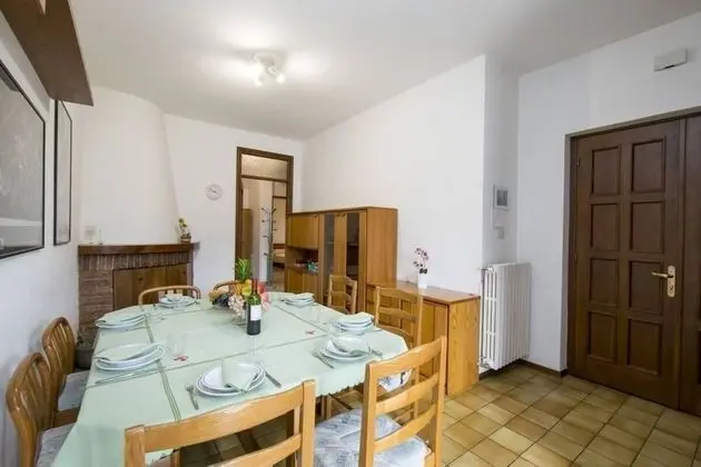 Apart Daire, 4 Yatak Odası, Balkon, Kısmi Göl Manzaralı