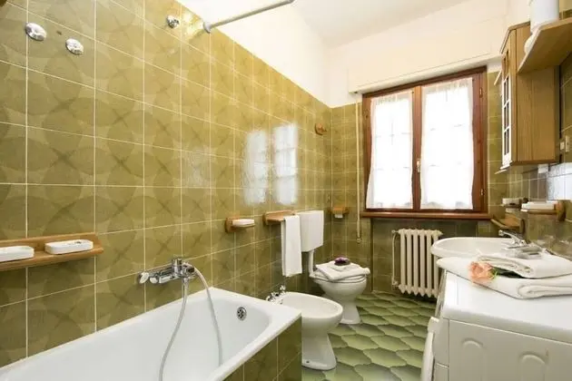 Apart Daire, 4 Yatak Odası, Balkon, Kısmi Göl Manzaralı