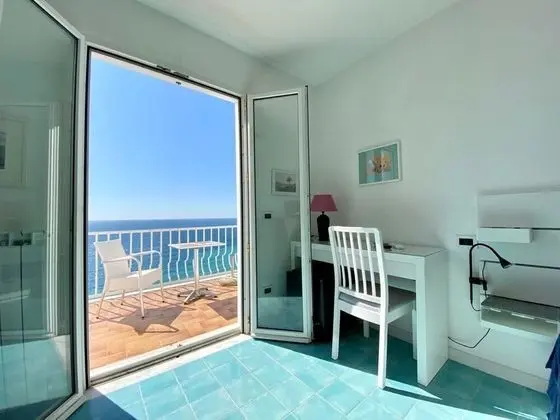 Deluxe Tek Büyük Yataklı Oda, 1 En Büyük (King) Boy Yatak, Deniz Manzaralı