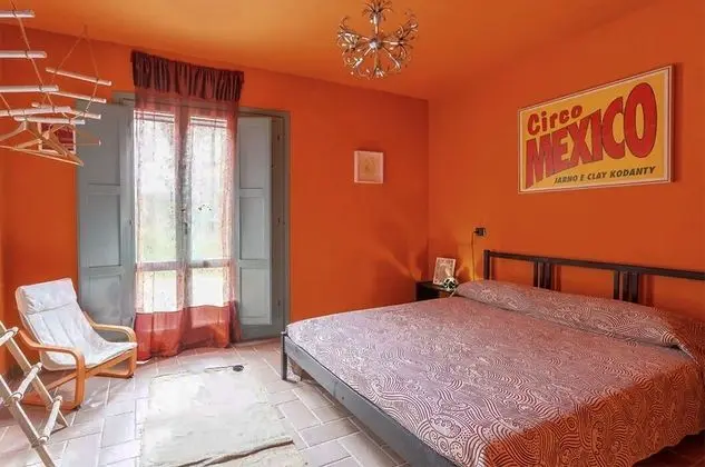 Design Üç Kişilik Oda, Ortak Banyo, Zemin Kat (Arancione)