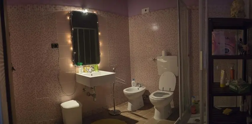 Tek Büyük Yataklı Oda, Ortak Banyo (Azzurra)