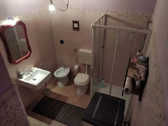 Tek Büyük Yataklı Oda, Ortak Banyo, Zemin Kat (Blu)