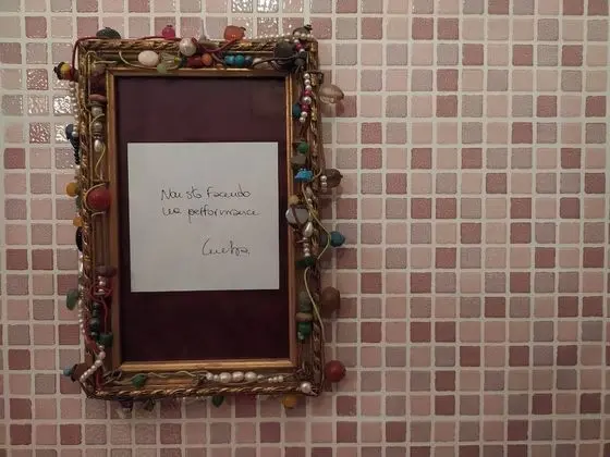 Tek Büyük Yataklı Oda, Ortak Banyo, Zemin Kat (Blu)