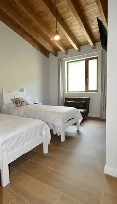 Tek Büyük veya İki Ayrı Yataklı Oda, Dağ Manzaralı
