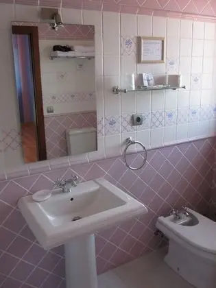 Tek Büyük Yataklı Oda, Banyolu/Duşlu