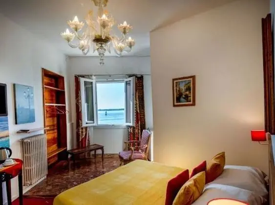 Panoramic Tek Büyük Yataklı Oda, 1 Büyük (Queen) Boy Yatak, Deniz Manzaralı, Deniz Üstü