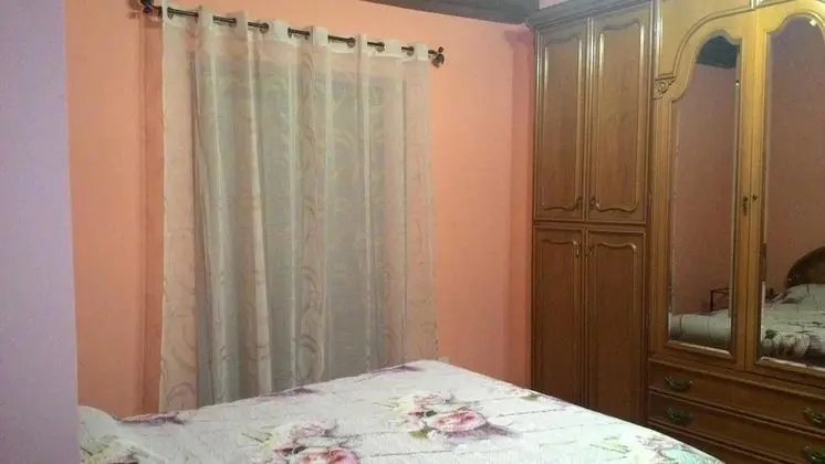 Tek Büyük Yataklı Oda, Ortak Banyo