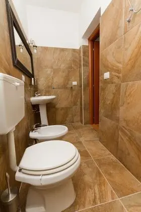 Dağ Evi, 1 Büyük (Queen) Boy Yatak, Küçük Mutfak, Bahçe Manzaralı