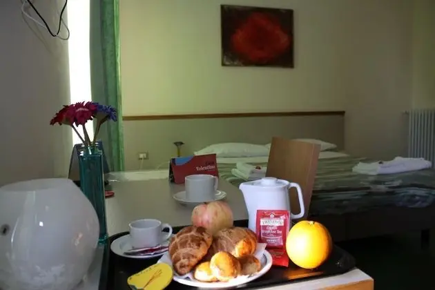 Tek Büyük veya İki Ayrı Yataklı Oda, Deniz Manzaralı