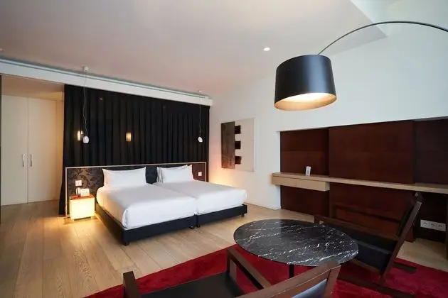 Junior Tek Büyük veya İki Ayrı Yataklı Oda