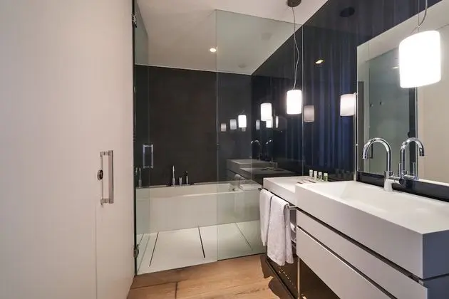 Junior Tek Büyük veya İki Ayrı Yataklı Oda