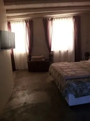 Tek Büyük Yataklı Oda