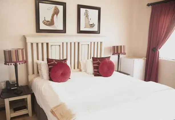 Luxury Tek Büyük Yataklı Oda