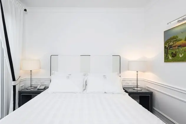 Deluxe Tek Büyük Yataklı Oda, Bahçeli