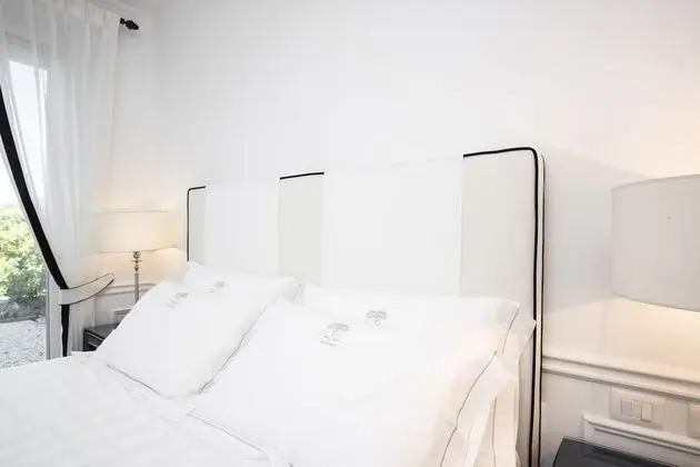 Deluxe Tek Büyük Yataklı Oda, Bahçeli