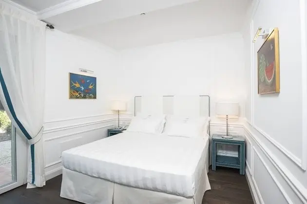 Deluxe Tek Büyük Yataklı Oda, Bahçeli