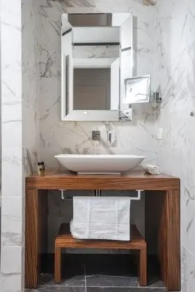 Deluxe Tek Büyük Yataklı Oda, Bahçeli