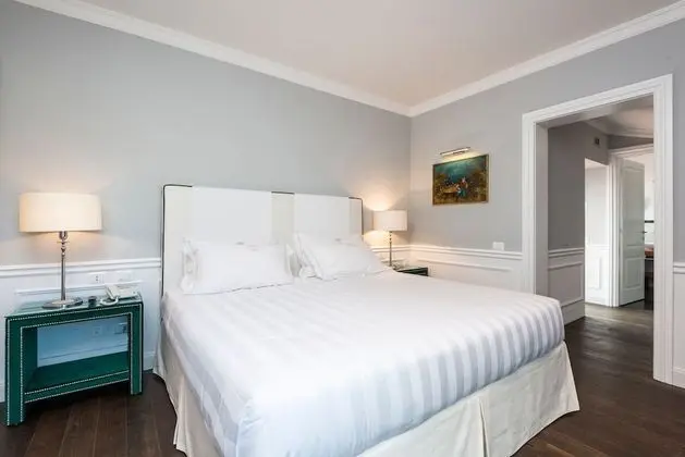 Junior Süit, Balkon