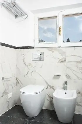 Junior Süit, Balkon