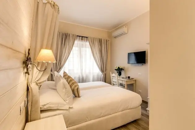 Classic Büyük Yataklı Tek Kişilik Oda