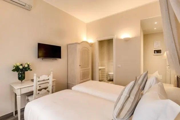 Classic Büyük Yataklı Tek Kişilik Oda