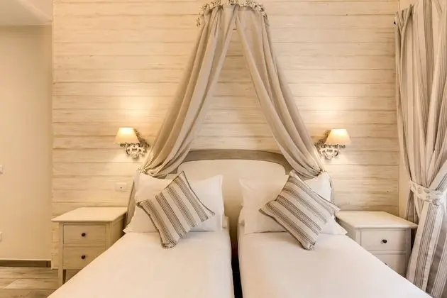 Classic Tek Büyük veya İki Ayrı Yataklı Oda